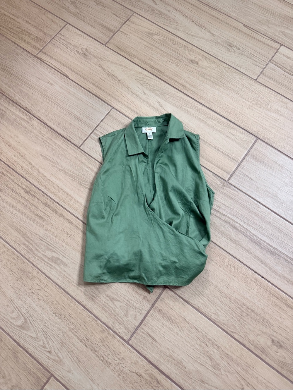 Talbots Green Sleeveless Faux Wrap Cotton Blouse Collared Top Size 10 Officewear